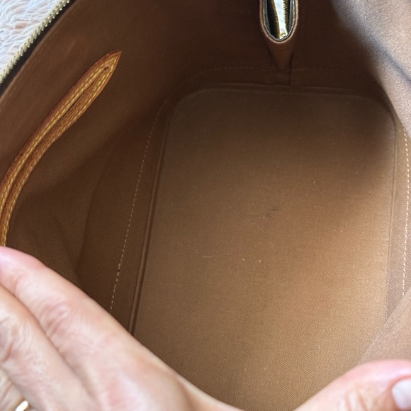 ๐ฏ % Authentic Louis Vuitton LV Hand Bag Alma Brown Monogram bag - Picture 11 of 16